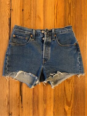 Levi’s 501 Cutoff Denim Shorts Women’s W26 Button Fly Distressed Raw Hem
